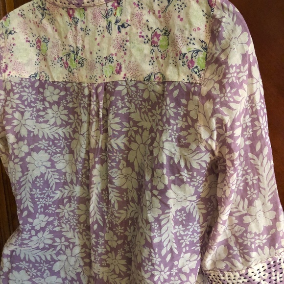 Common Thread Embroidered Top size Medium - Picture 5 of 10